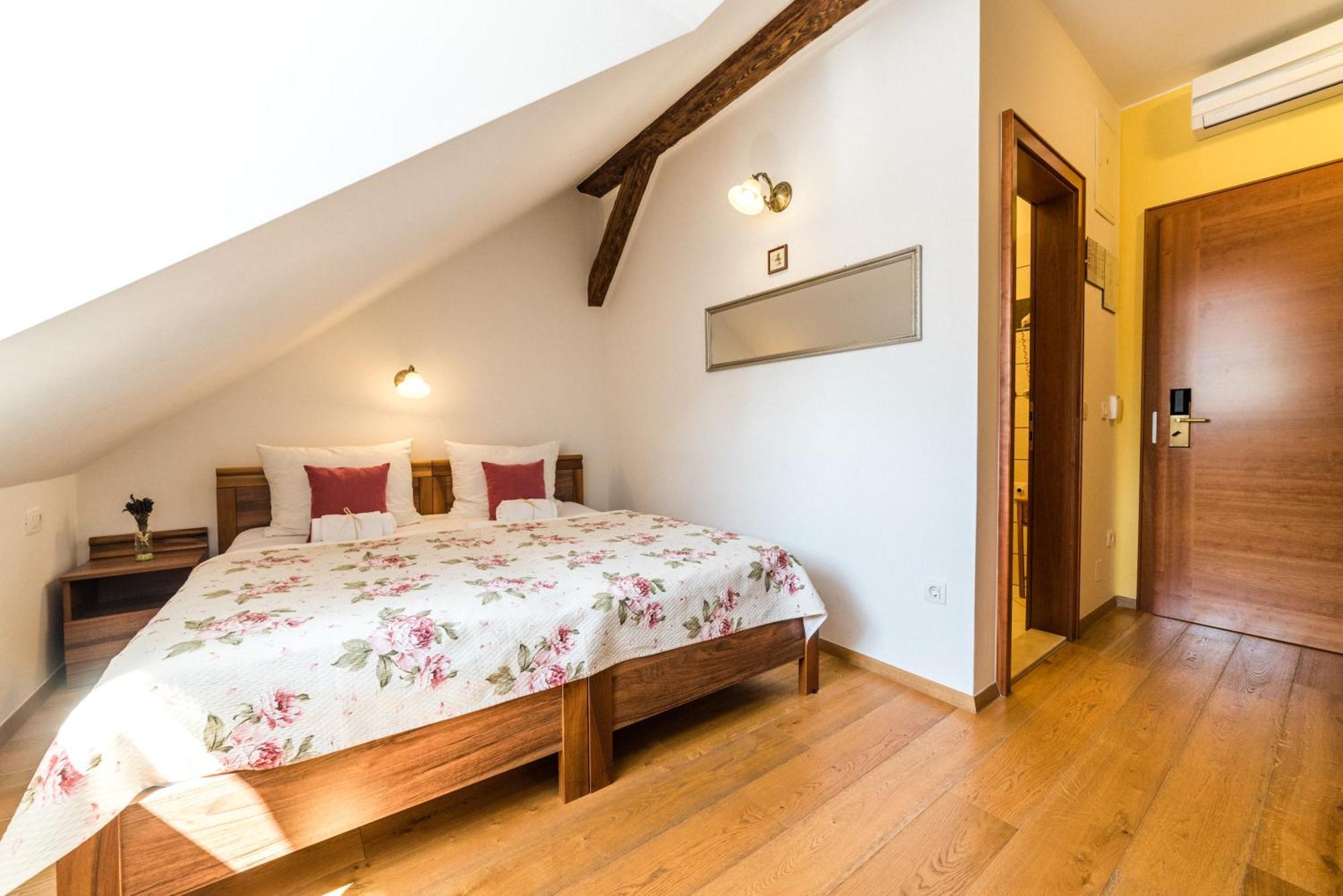 Guesthouse Bistra Vrhnika Exterior photo